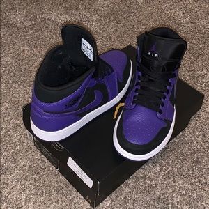 Air Jordan 1 Retro Mid GS ‘Dark Concord’